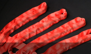 Flexible lifting strap